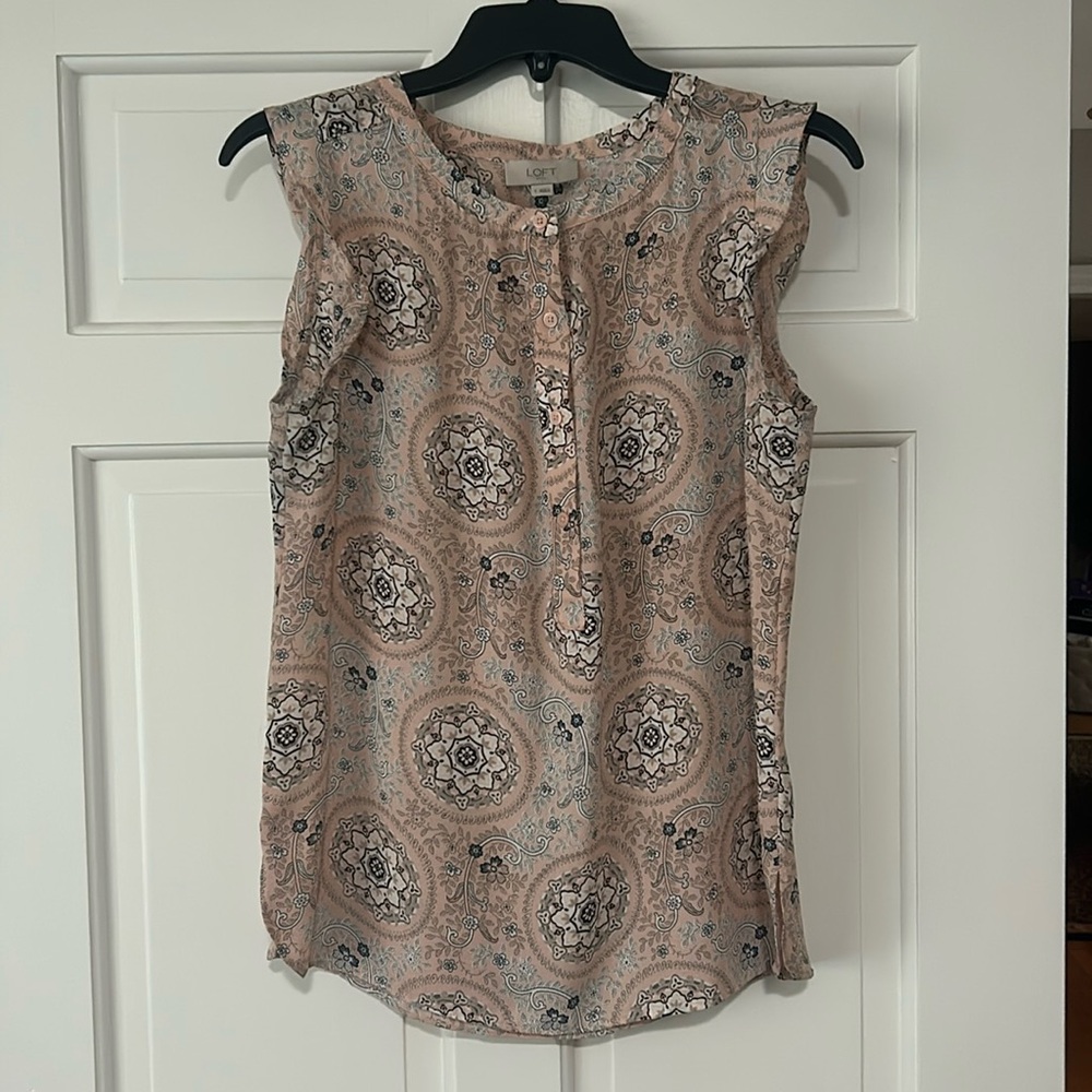 Women’s Loft Outlet sleeveless shell size small